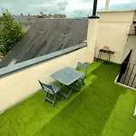 Le Rooftop - Terrasse Vue Cathedrale - Netflix
