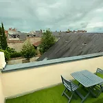 Le Rooftop - Terrasse Vue Cathedrale - Netflix